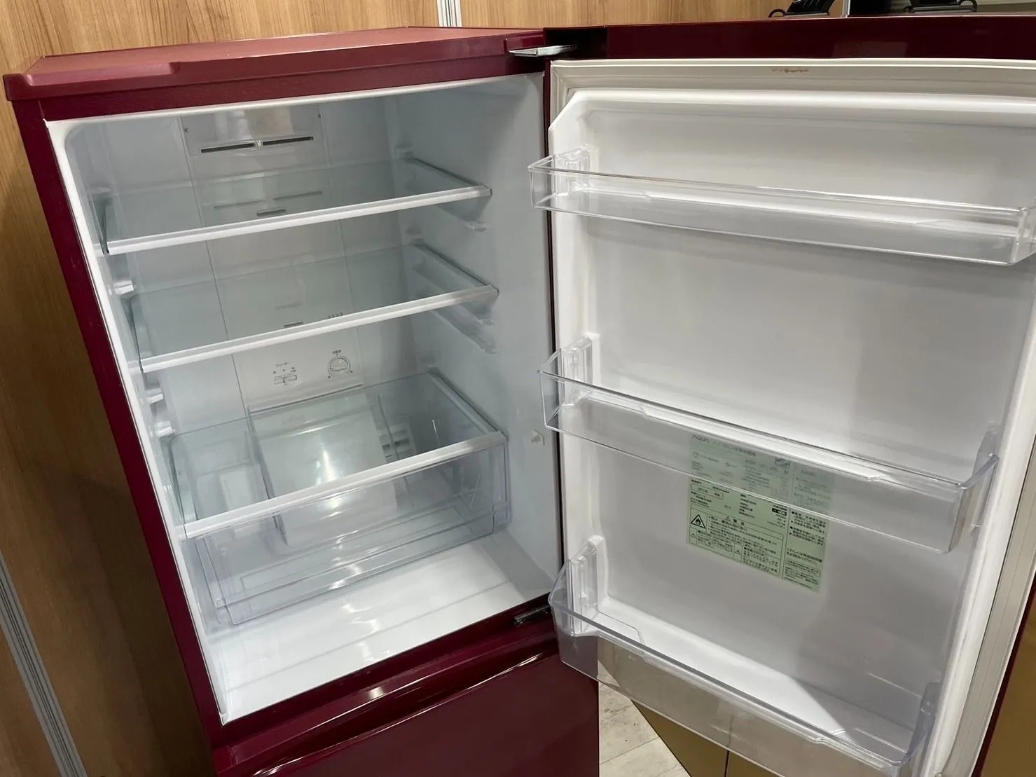 淀川区のリサイクルショップの中古家電・販売は当店で！中古 AQUA 2ドア 冷蔵庫 レッドカラーが入荷致しました！！